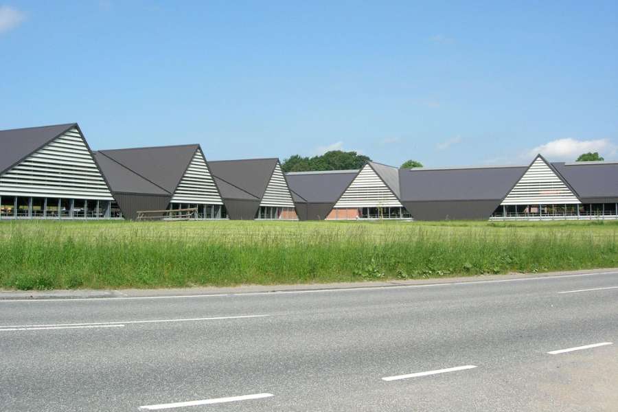 Atypisches landwirtschaftliches Gebäude der Extraklasse, Favrgaardsvej 265, 8300 Odder